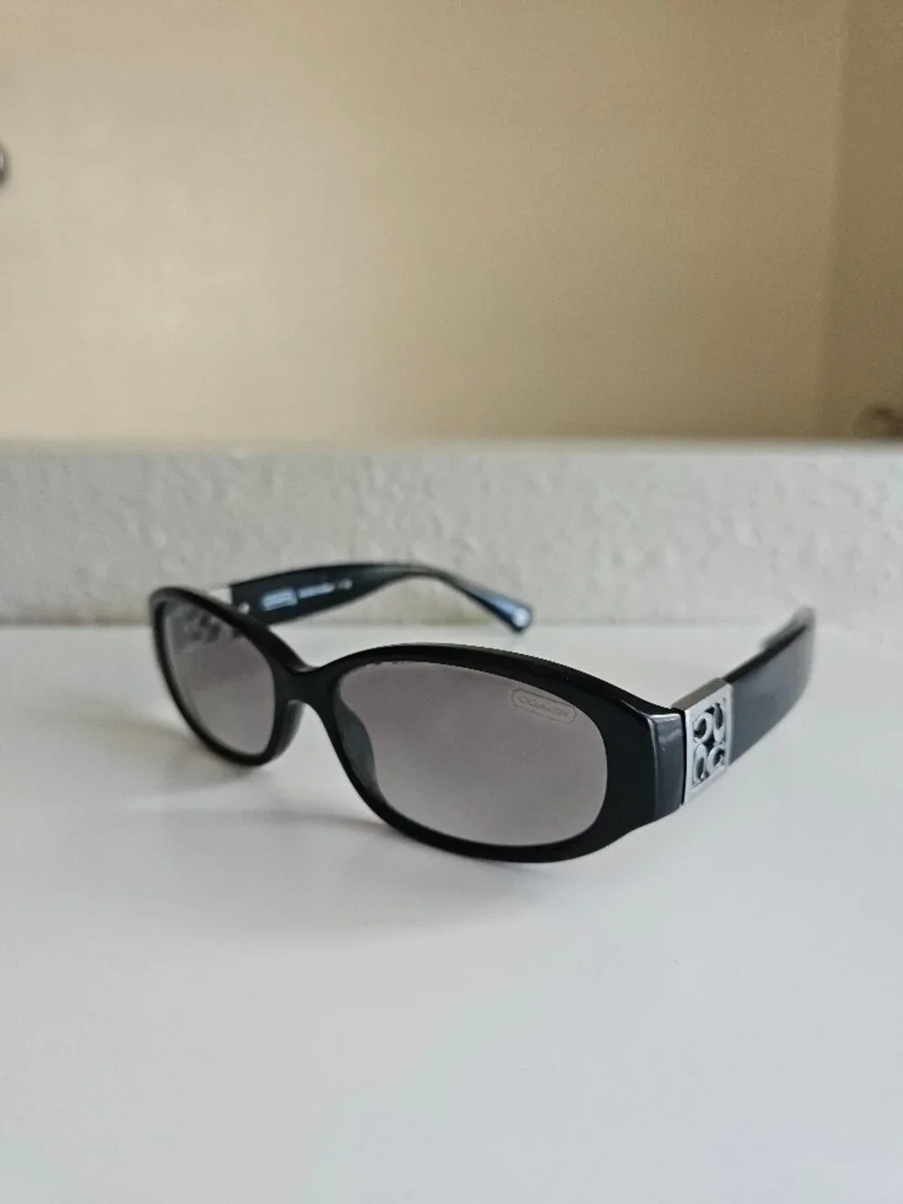 Coach Hope black and silver women's oval sunglasses HC8012 size 53-15-140
